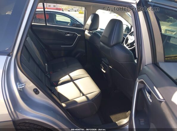 2T3A1RFV8SW599186 2025 TOYOTA RAV4 Silver Vista de la etiqueta del VIN