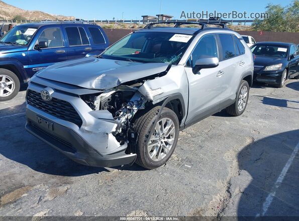 2T3A1RFV8SW599186 2025 TOYOTA RAV4 Silver Vista tres cuartos delantera izquierda