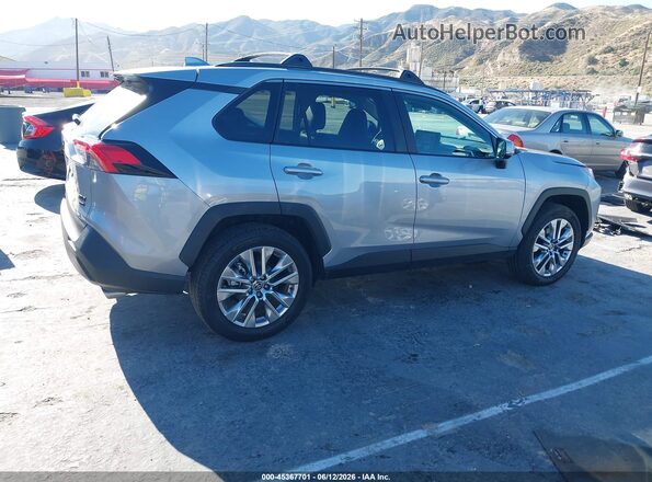 2T3A1RFV8SW599186 2025 TOYOTA RAV4 Silver Vista interior trasera