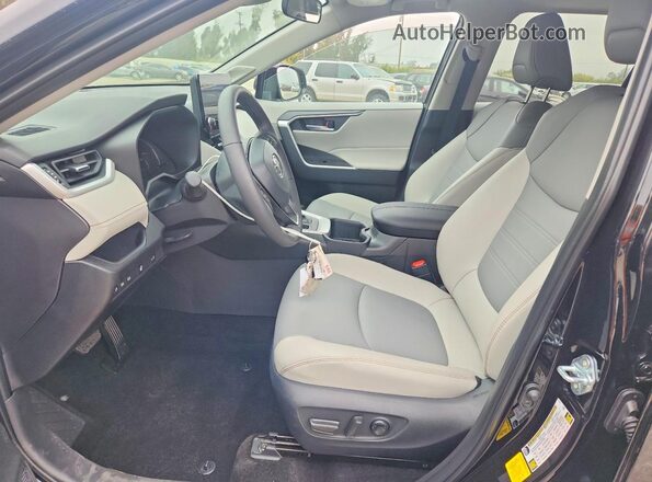 2T3A1RFV8SW613068 2025 TOYOTA RAV4 Black Front interior view