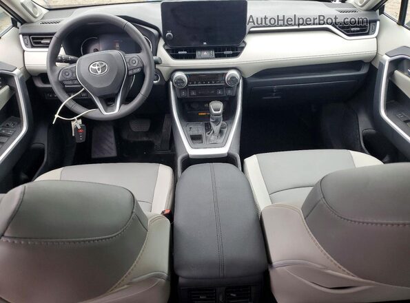 2T3A1RFV9SW557433 2025 TOYOTA RAV4 Silver 