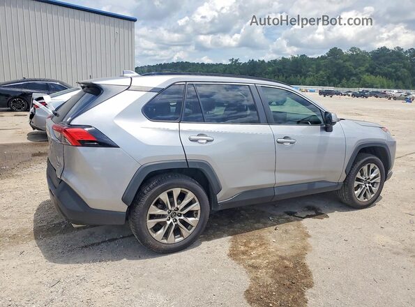 2T3A1RFVXMW143600 2021 TOYOTA RAV4 Silver Задня права чверть