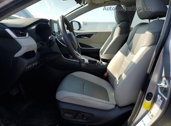 2T3B6RFV0MW028851 2021 TOYOTA RAV4 Silver Սալոնի դիմացի տեսք