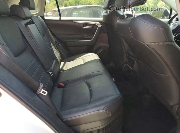 2T3B6RFV2RW081669 2024 TOYOTA RAV4 White Rear interior view
