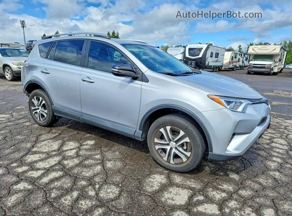 2T3BFREV0HW574105 2017 TOYOTA RAV4 Silver Front right