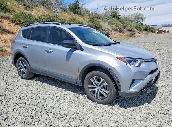 2T3BFREV0HW643018 2017 TOYOTA RAV4 Silver 