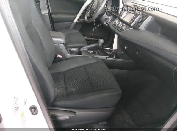 2T3BFREV0JW772995 2018 TOYOTA RAV4 White წინა სალონის ხედი