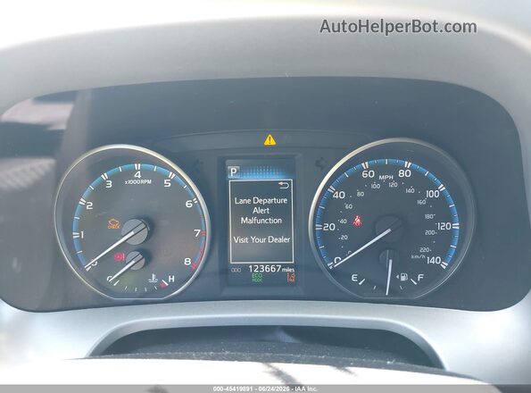 2T3BFREV1HW581273 2017 TOYOTA RAV4 Silver Widok tylnych siedzeń
