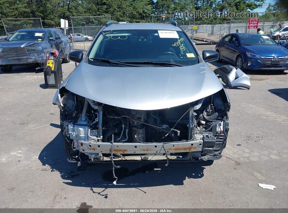 2T3BFREV1HW581273 2017 TOYOTA RAV4 Silver Widok z przodu