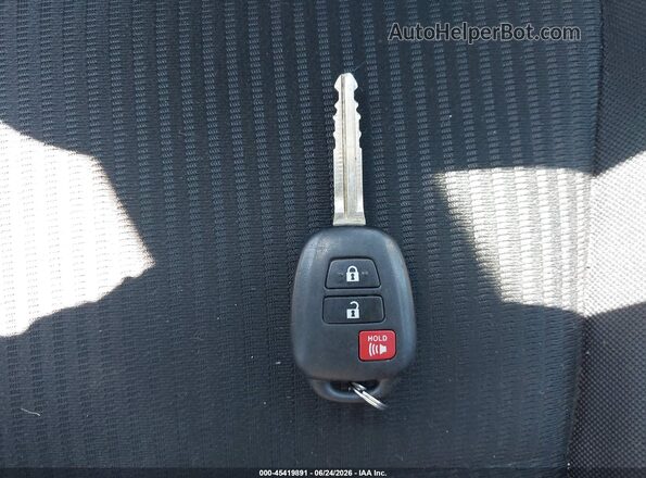 2T3BFREV1HW581273 2017 TOYOTA RAV4 Silver Widok deski rozdzielczej