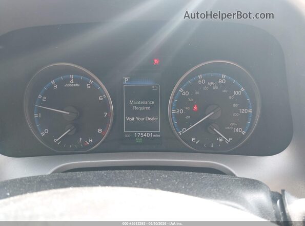 2T3BFREV2HW549691 2017 TOYOTA RAV4 White Vista de los asientos traseros