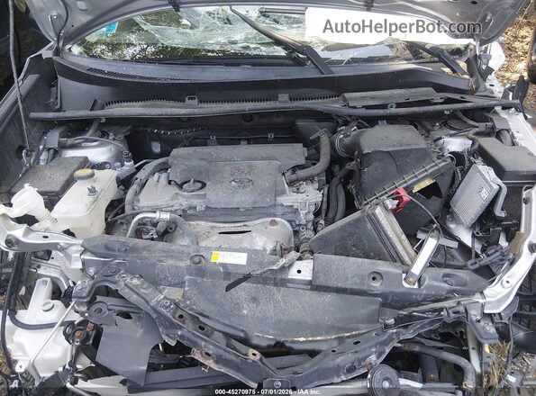 2T3BFREV5HW580630 2017 TOYOTA RAV4 Silver Widok z tyłu