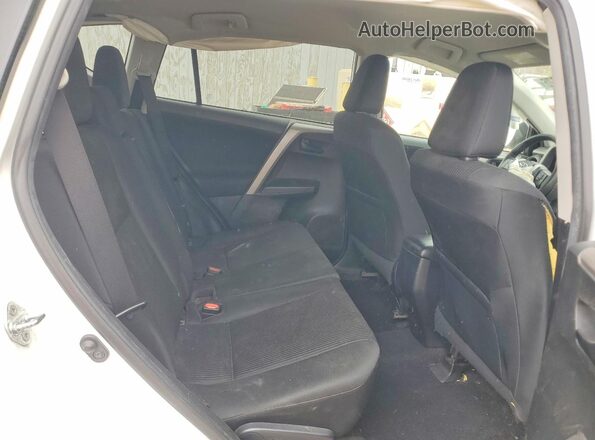 2T3BFREV6HW619449 2017 TOYOTA RAV4 White Widok wnętrza z tyłu