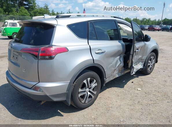 2T3BFREV8HW569847 2017 TOYOTA RAV4 Silver Задня права чверть
