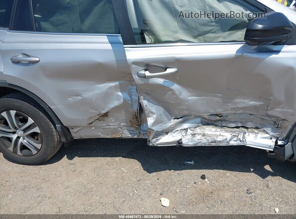 2T3BFREV8HW569847 2017 TOYOTA RAV4 Silver Вид спереду
