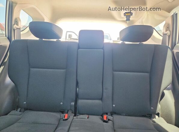 2T3BFREV8JW729005 2018 TOYOTA RAV4 Silver უკანა სავარძლების ხედი