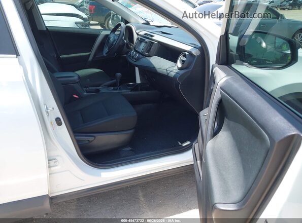 2T3BFREVXJW700850 2018 TOYOTA RAV4 White წინა სალონის ხედი