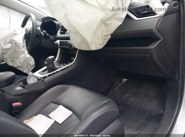 2T3C1RFV0RC256134 2024 TOYOTA RAV4 Silver Вид салону спереду