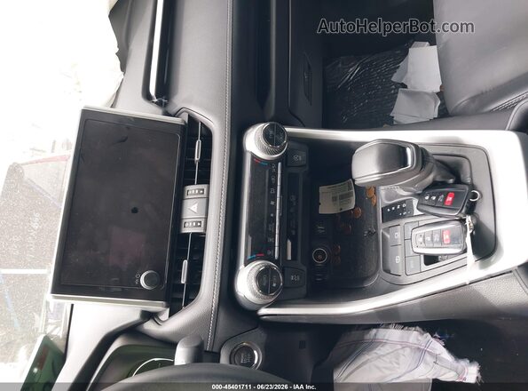 2T3C1RFV0RC256134 2024 TOYOTA RAV4 Silver Вид панелі приладів