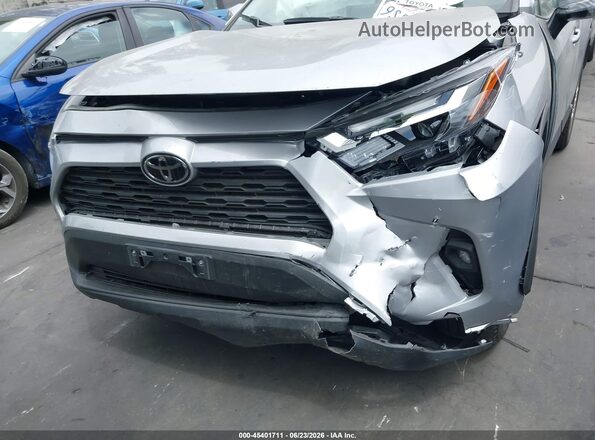 2T3C1RFV0RC256134 2024 TOYOTA RAV4 Silver Вид задньої частини салону