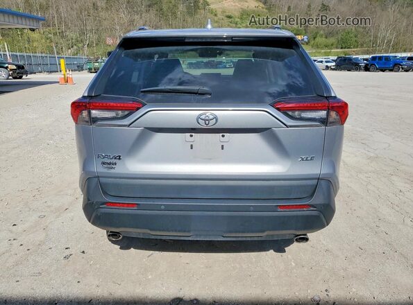 2T3C1RFV2MC108933 2021 TOYOTA RAV4 Silver Vista trasera