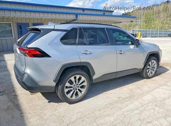 2T3C1RFV2MC108933 2021 TOYOTA RAV4 Silver Trasero derecho