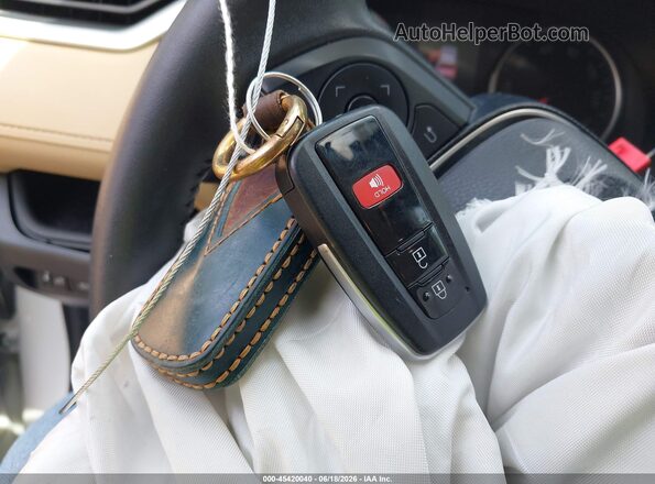 2T3C1RFV2MW147942 2021 TOYOTA RAV4 White Вид панелі приладів