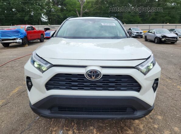 2T3C1RFV3NW220043 2022 TOYOTA RAV4 Белый Вид спереди