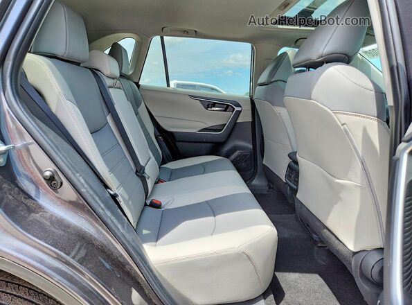 2T3C1RFV5RC284737 2024 TOYOTA RAV4 Gray Вид задньої частини салону