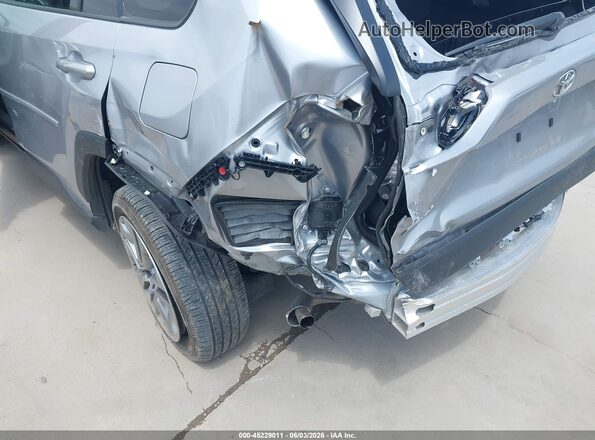 2T3C1RFV6NC212021 2022 TOYOTA RAV4 Silver Widok z przodu