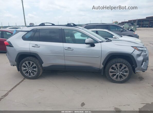 2T3C1RFV6NC212021 2022 TOYOTA RAV4 Silver Widok wnętrza 360 stopni