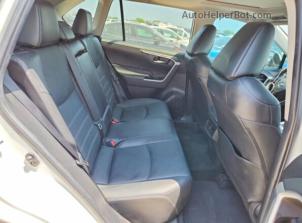 2T3C1RFV6NW186017 2022 TOYOTA RAV4 Белый Вид задней части салона