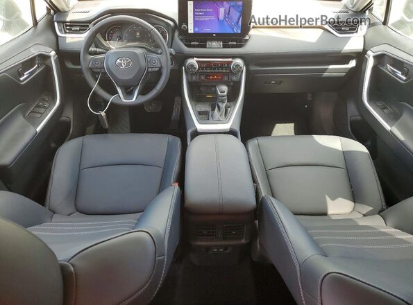 2T3C1RFV6SC332719 2025 TOYOTA RAV4 Silver Widok deski rozdzielczej