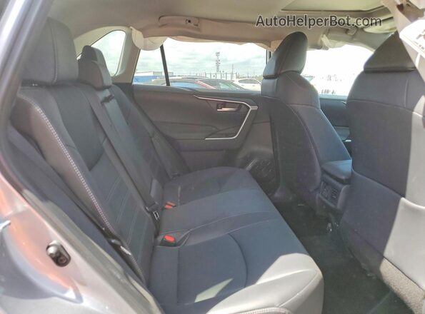 2T3C1RFV6SC332719 2025 TOYOTA RAV4 Silver Widok wnętrza z tyłu