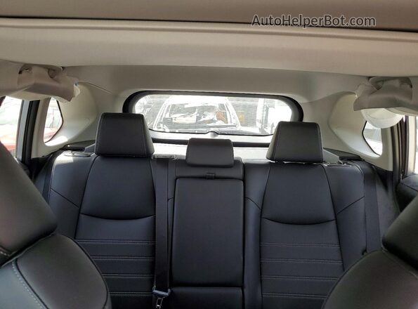 2T3C1RFV6SC332719 2025 TOYOTA RAV4 Silver Widok tylnych siedzeń