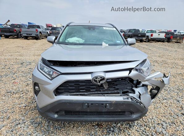 2T3C1RFV7KC008873 2019 TOYOTA RAV4 Серебряный Вид спереди