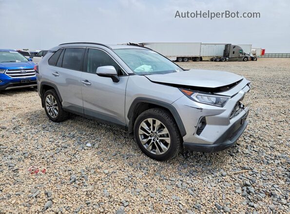 2T3C1RFV7KC008873 2019 TOYOTA RAV4 Серебряный Передняя правая четверть