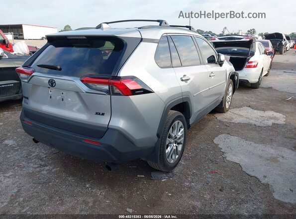 2T3C1RFV8RW351717 2024 TOYOTA RAV4 Silver Задня права чверть