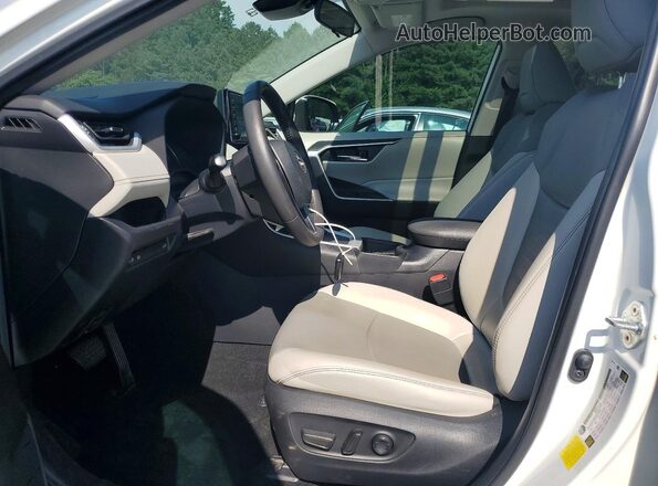 2T3C1RFV9MW174409 2021 TOYOTA RAV4 White 
