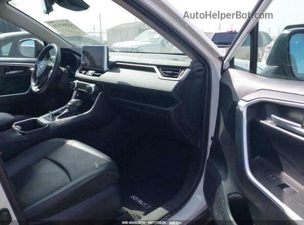 2T3C1RFV9RW301666 2024 TOYOTA RAV4 Белый Вид салона спереди