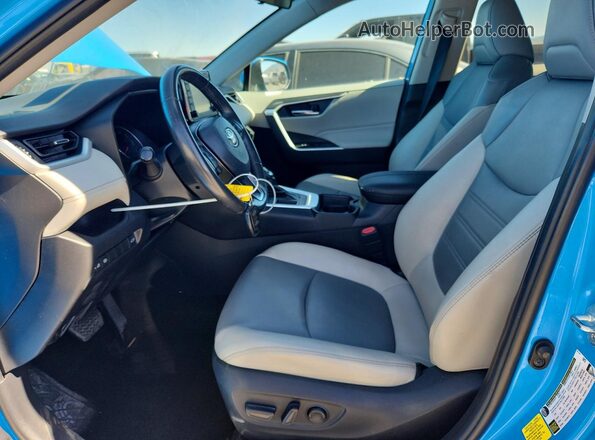 2T3C1RFVXKW028209 2019 TOYOTA RAV4 Blue 