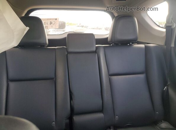 2T3DFREV3HW545187 2017 TOYOTA RAV4 Burgundy Widok tylnych siedzeń