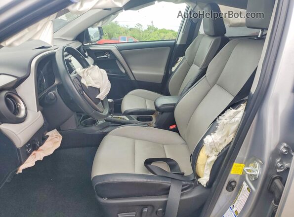 2T3DFREV7HW686599 2017 TOYOTA RAV4 Gray Вид салону спереду