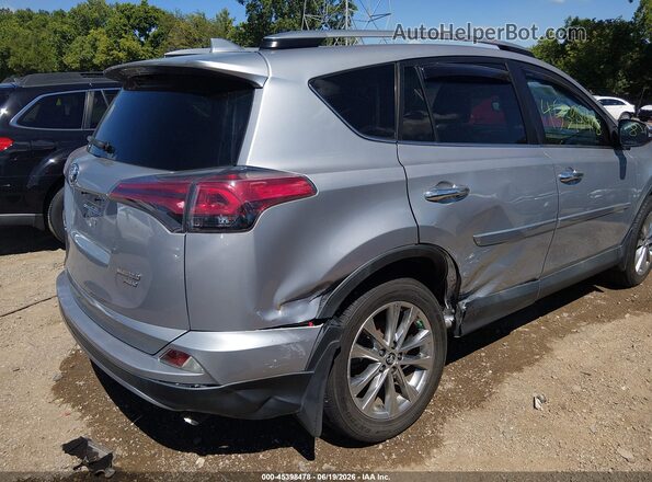 2T3DFREV8HW670010 2017 TOYOTA RAV4 Серебряный Вид спереди