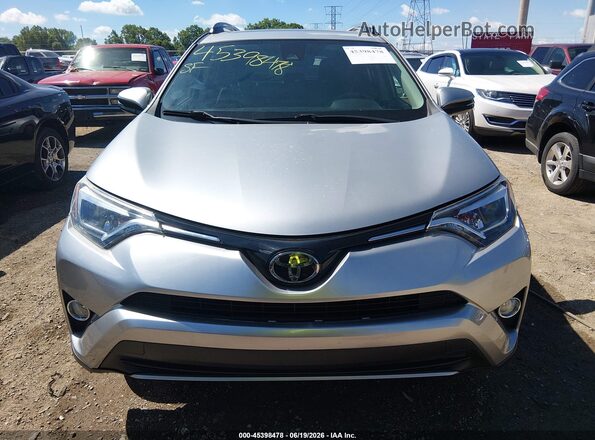 2T3DFREV8HW670010 2017 TOYOTA RAV4 Серебряный Вид щитка приборов