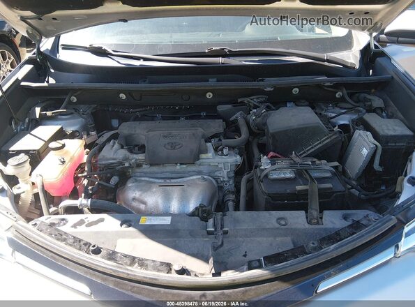 2T3DFREV8HW670010 2017 TOYOTA RAV4 Серебряный Вид сзади