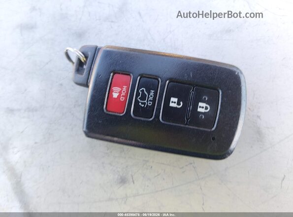 2T3DFREV8HW670010 2017 TOYOTA RAV4 Серебряный Вид панели приборов