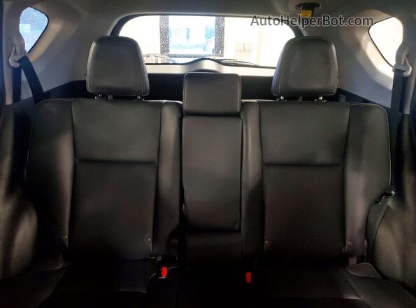 2T3DFREV9HW615050 2017 TOYOTA RAV4 White Հետևի նստատեղերի տեսք