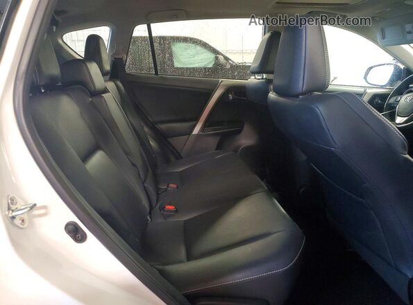 2T3DFREV9HW615050 2017 TOYOTA RAV4 White Սալոնի հետևի տեսք