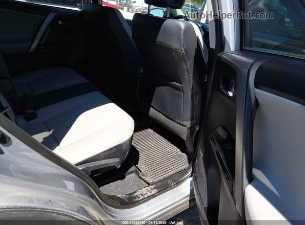 2T3DFREV9HW669805 2017 TOYOTA RAV4 Silver VIN կոդի պիտակի տեսք